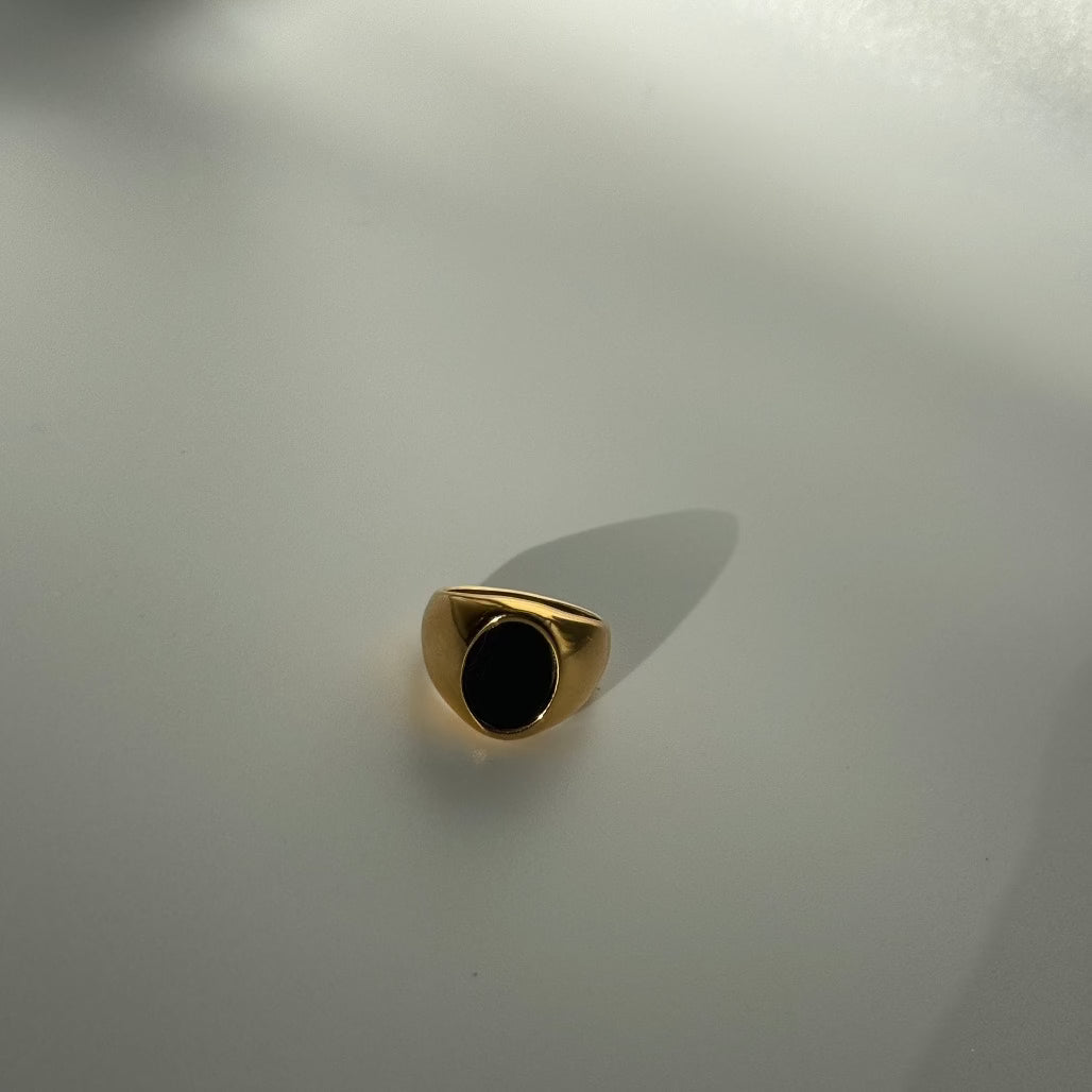 ONYX RING