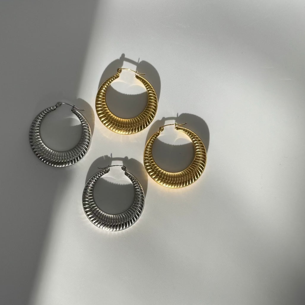 Mara Hoop Earrings